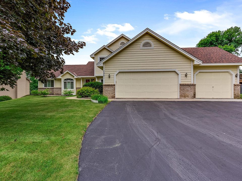 1st image of 1321 Forest Cir