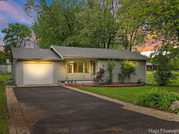 12112 W Bonnie Brook Ln, Beach Park, IL 60087