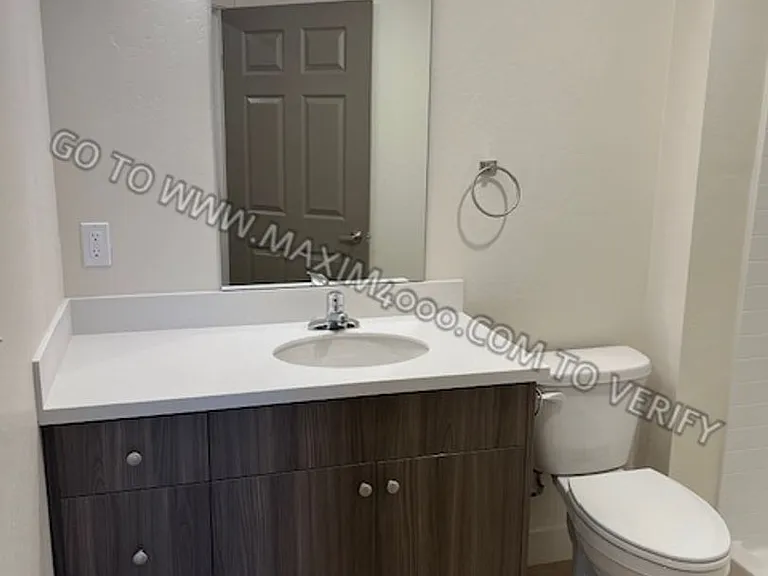 1030 Grand Avenue — Photo 9