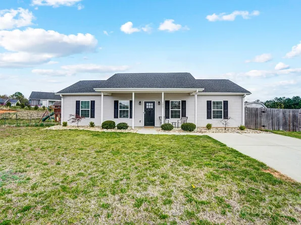 1057 Rockway Dr, Lexington, NC 27295