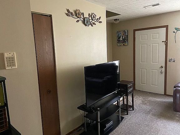 4th image of 25 Oviatt Dr #5