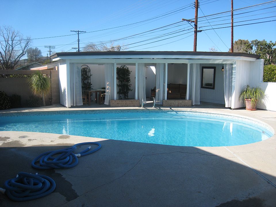 1st image of 23123 Vanowen St