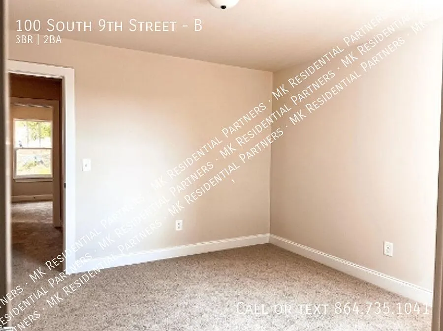 Building Photo - 100 S 9th St #B