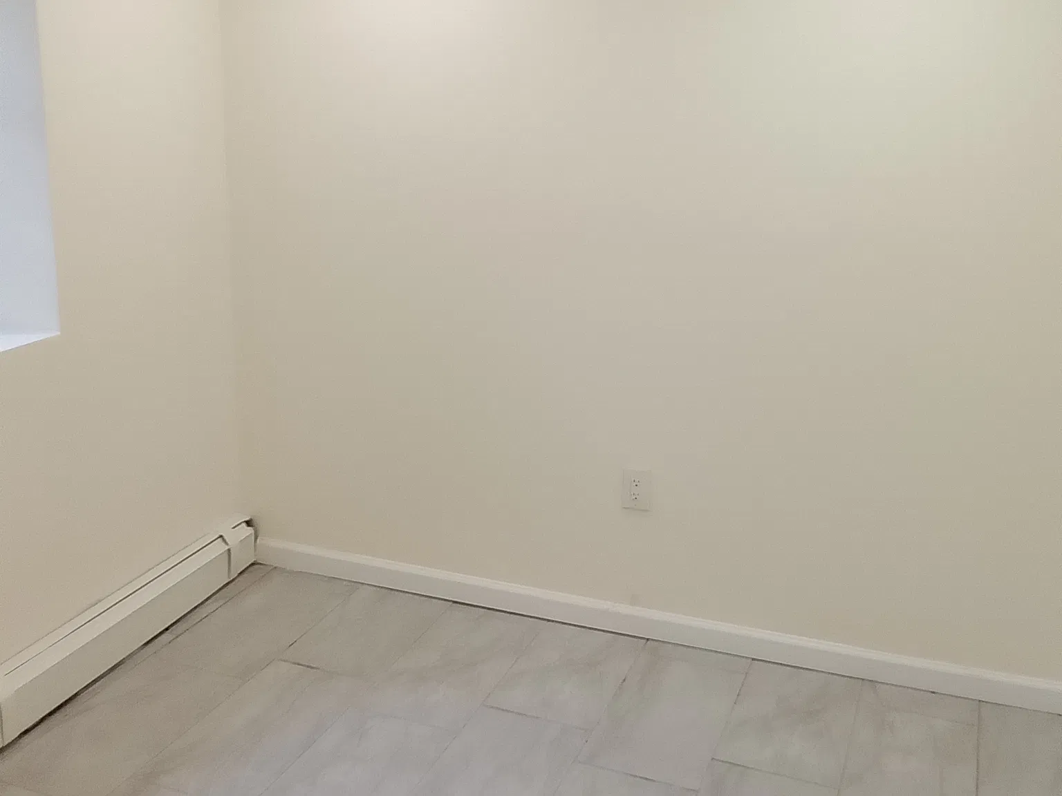 2 bed, 1.5 bath, 1000 sqft, $2,400 — Photo 1