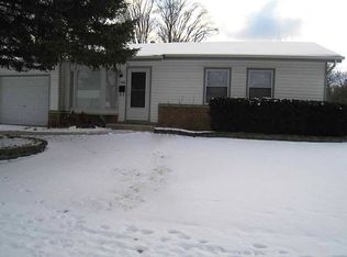 946 Victoria Ln, Elk Grove Village, IL 60007