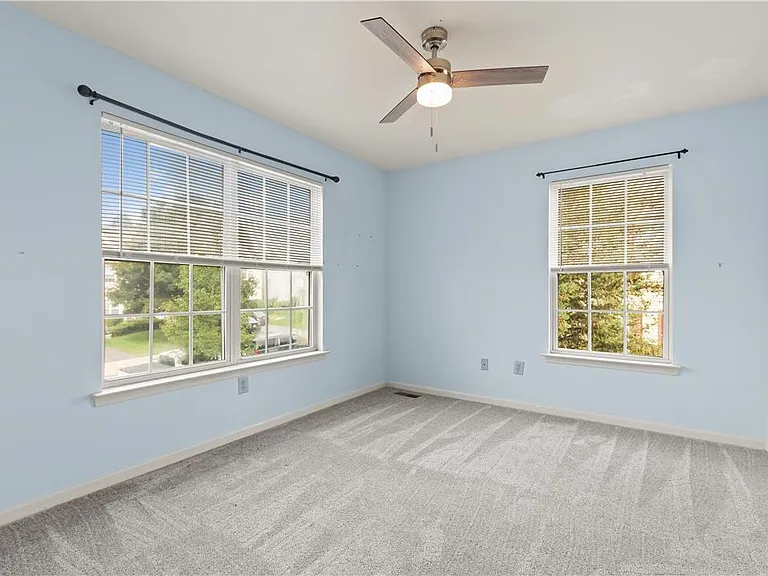8100 Cross Creek Cir — Photo 31