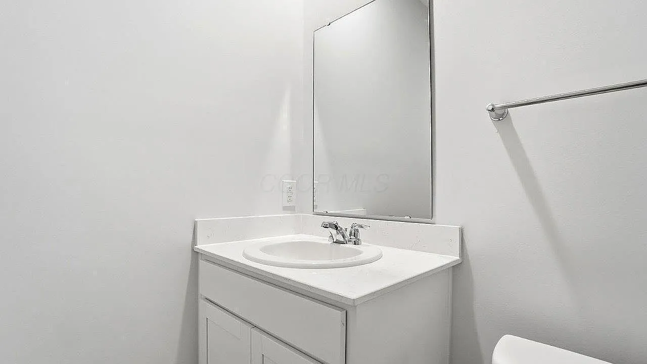 3 bed, 1748 sqft, $2,799 — Photo 4