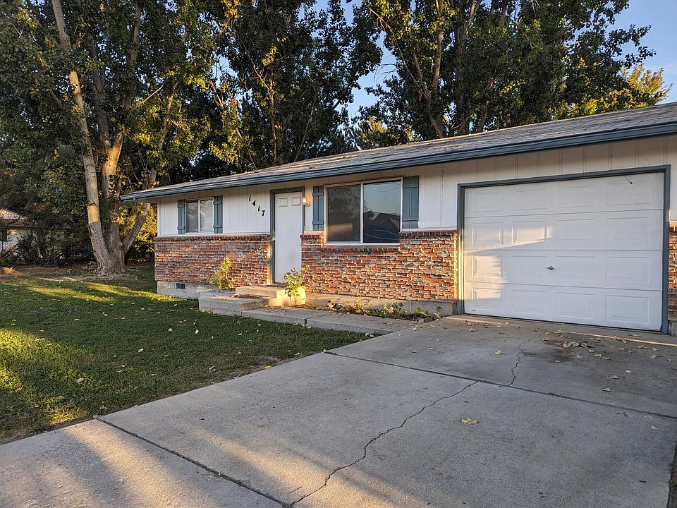 1st image of 1417 Larch St