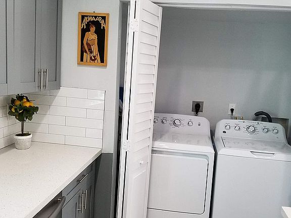 4th image of 922 39th St