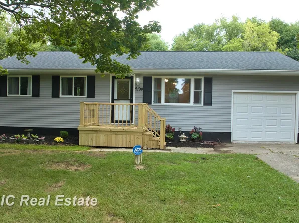9194 Maplewood Dr, Clio, MI 48420
