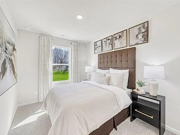 5th image of 1045 Winding Spring Dr
