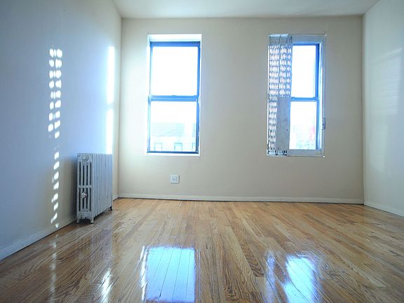3rd image of 565 W 173rd St #61