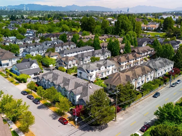 5900 Muir Dr #16, Richmond, BC V6V 2Y8