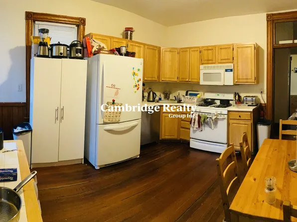 109 Calumet St #1T, Roxbury Crossing, MA 02120