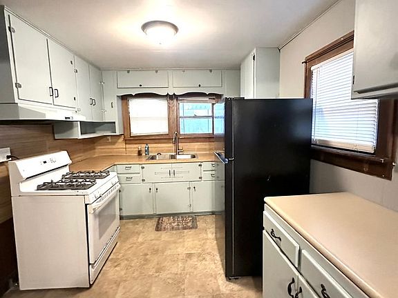 5th image of 2348 N Campbell Ave