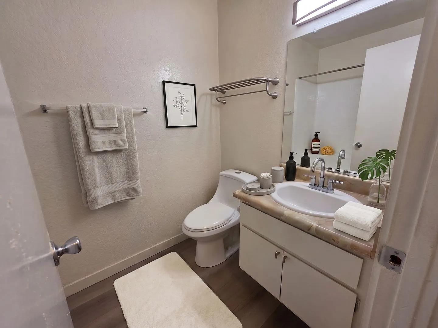 9216 Van Nuys Blvd — Photo 4