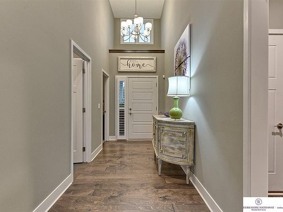 3rd image of 8133 Ponderosa Dr