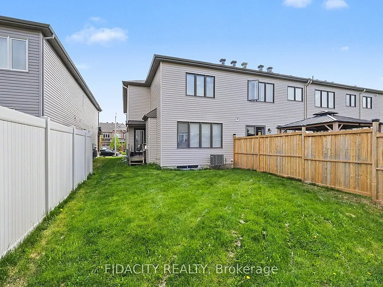 312 Lipizzaner St — Photo 20