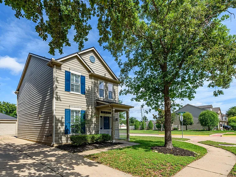 9631 Coyote Creek Dr — Photo 1