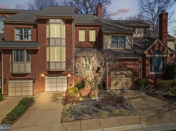 10202 Aspen Willow Dr, Fairfax, VA 22032