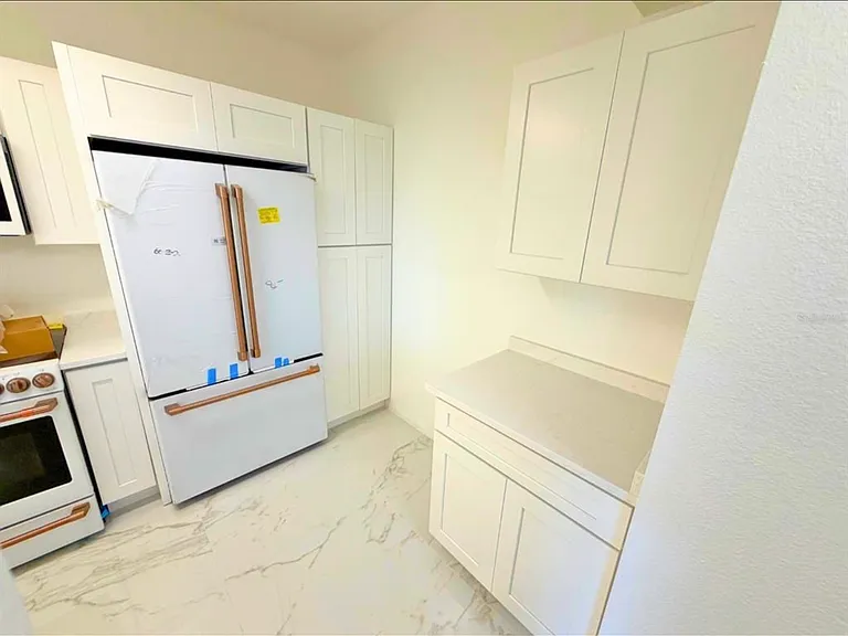 5560 Metrowest Blvd — Photo 6