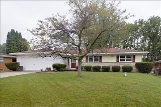 1st image of 343 Lakeshore Dr