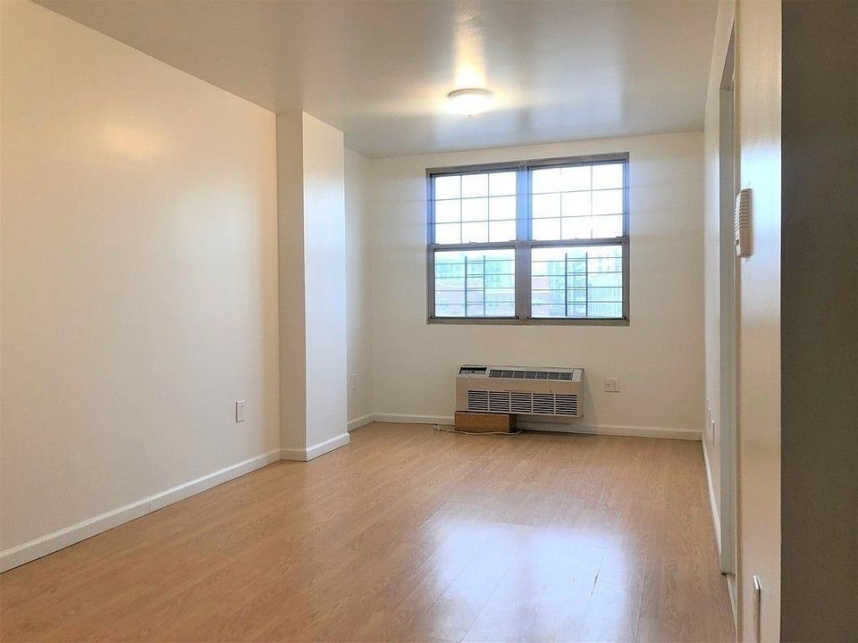 1st image of 1765 Townsend Ave APT 8