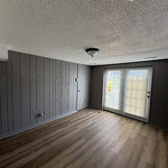 339 N Downey Ave — Photo 5