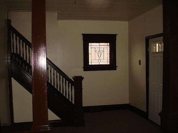 4th image of 72 Burch Ave