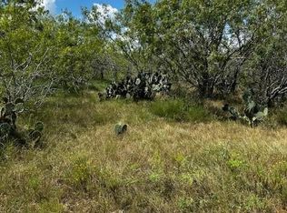 2 County Road 420, Waelder, TX 78959