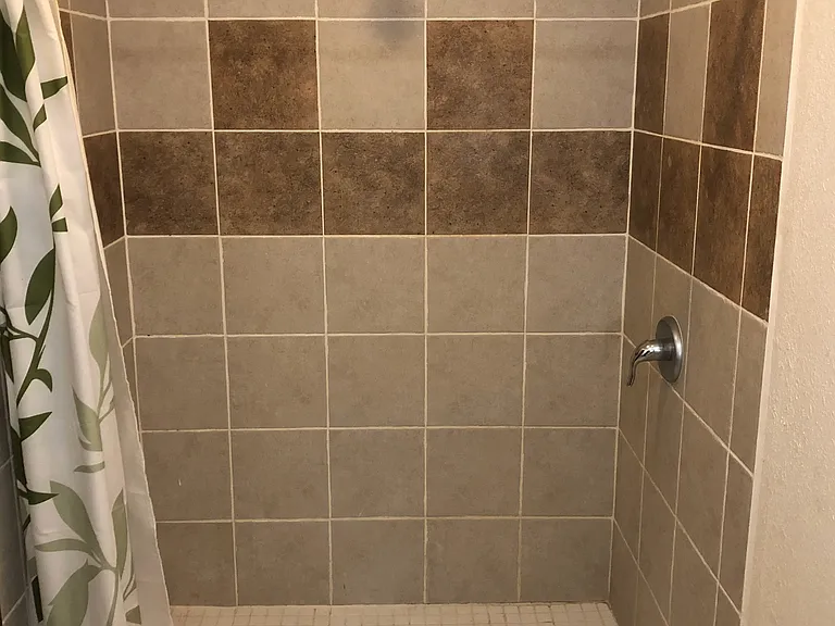 2522 Holly Hill Dr — Photo 12