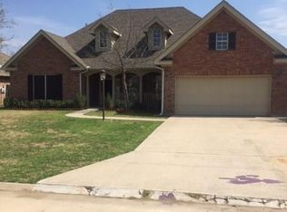 802 N Tejas Dr, Sanger, TX 76266