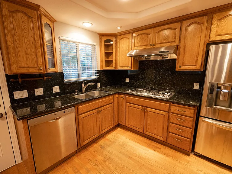 609 Poinsettia Ave — Photo 4