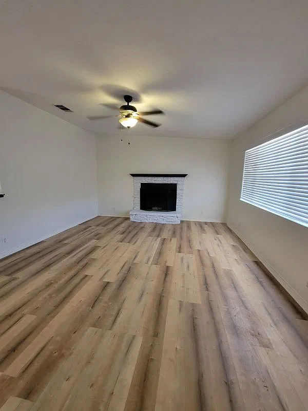 4 bed, 2.0 bath, 1902 sqft, $2,875 — Photo 3