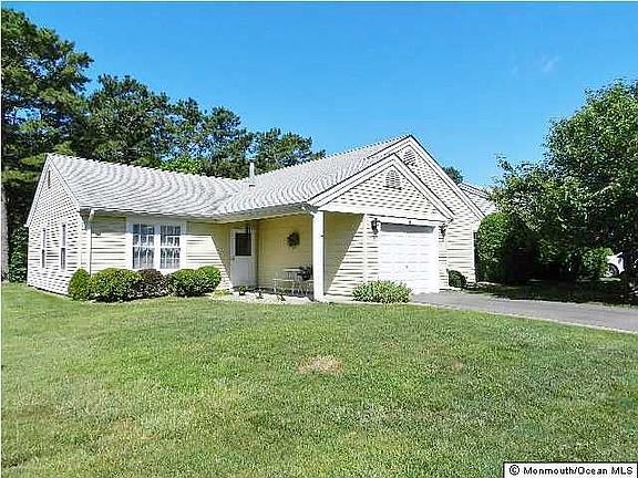 2nd image of 19 Canterbury Dr