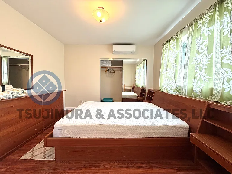 2323 E Manoa Rd — Photo 11