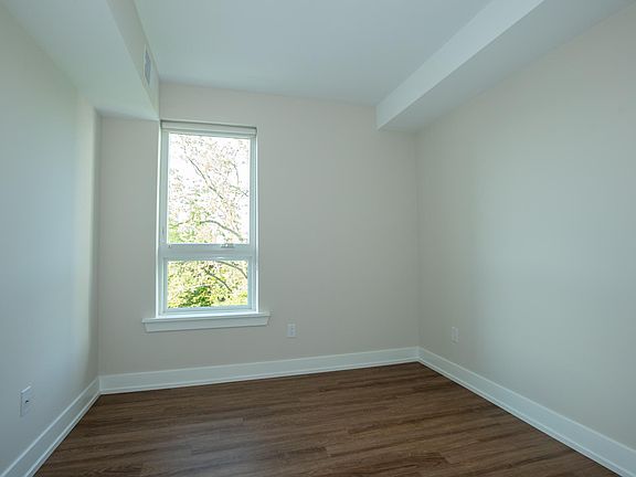 3rd image of 4534-36 Spruce St Unit G-2