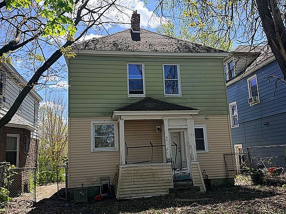 2nd image of 715 McClellan St