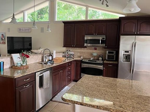 4th image of 2415 Duncan Dr