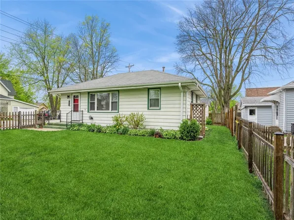 205 S East St, Indianola, IA 50125
