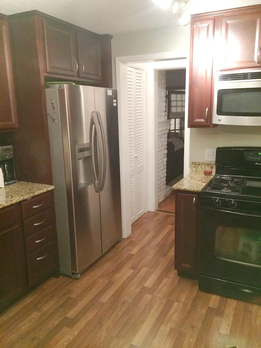 Updated eat-in kitchen - Beacon Blvd