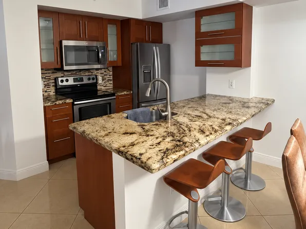 420 S Park Rd #2107, Hollywood, FL 33021
