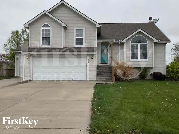 904 E Madelyn Dr, Kearney, MO 64060