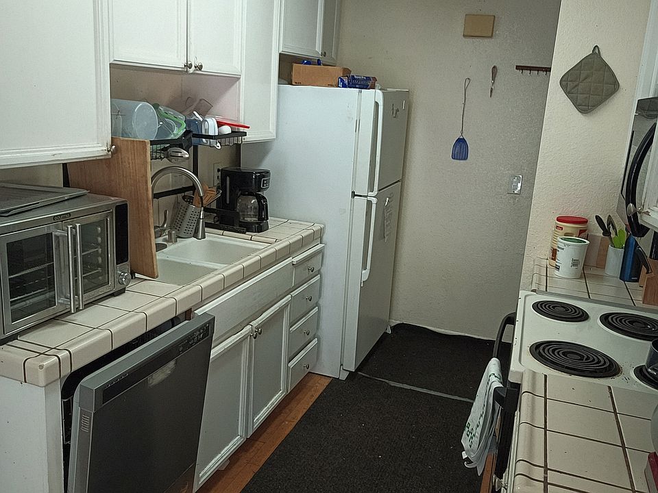 1st image of 1658 Branham Park Ct