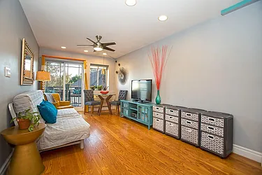 Rented by Space Marketing Shop