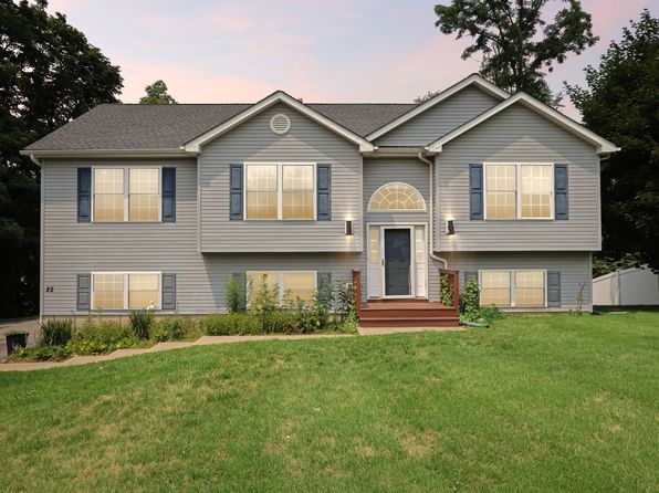 25 Red Schoolhouse Rd