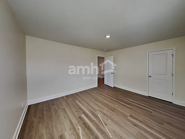 5323 Trust Dr — Photo 23