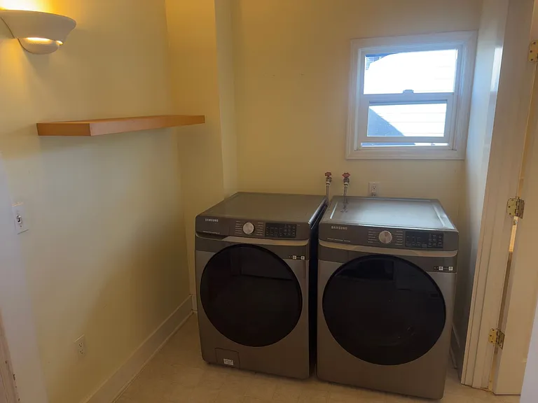 4853 NE 6th Ave — Photo 30
