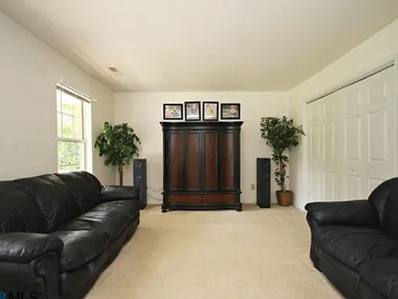 3rd image of 20 Jennings Dr