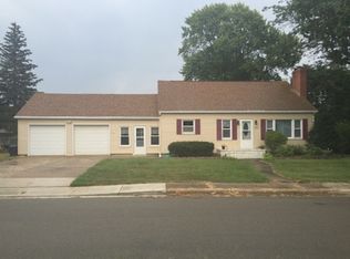 206 Maplewood Blvd, Dunlap, IL 61525